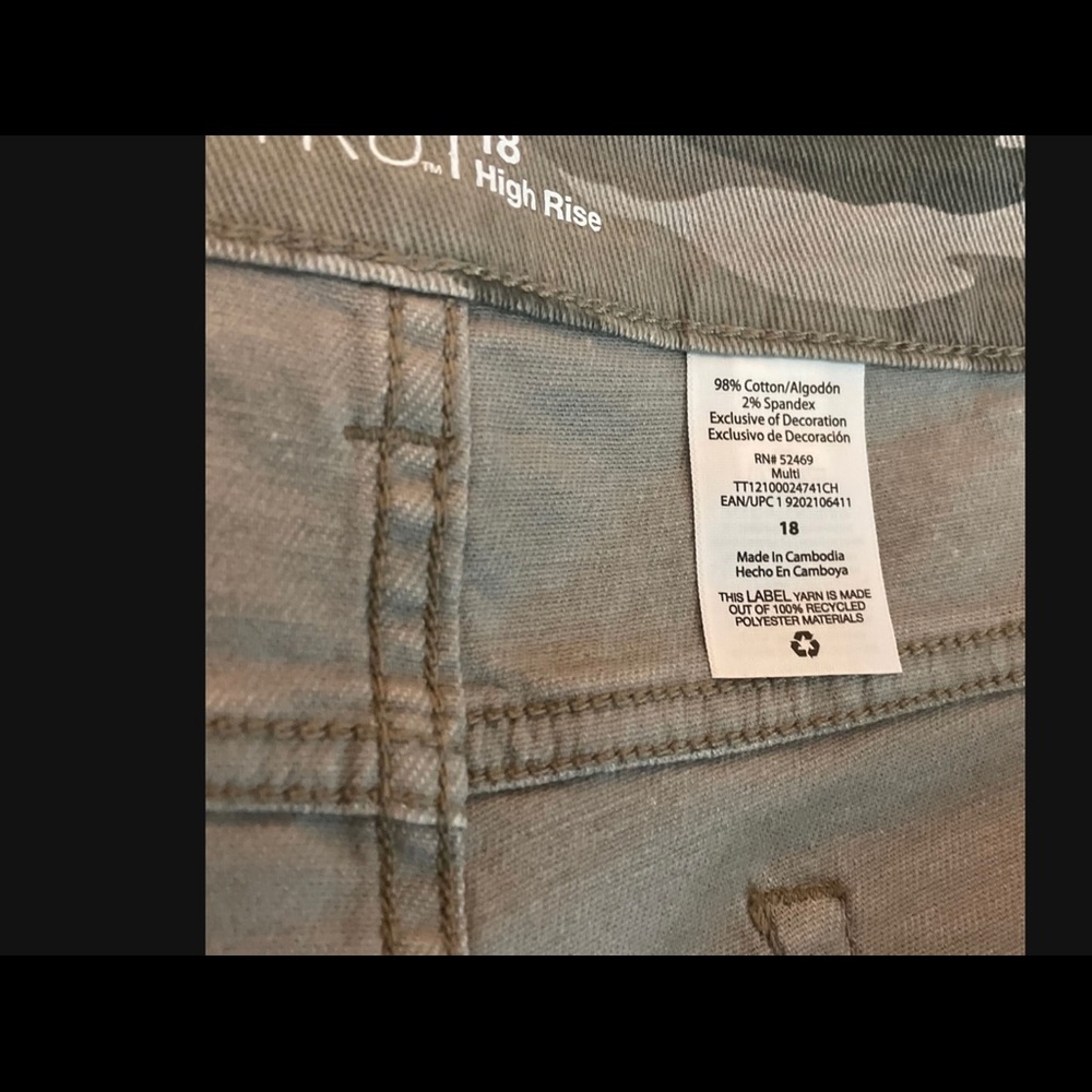 Size 18 - Picture 3 of 3